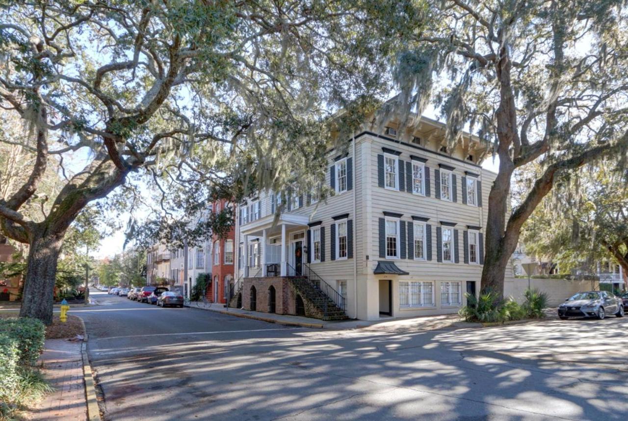 Orleans Square Villa Savannah Exterior photo