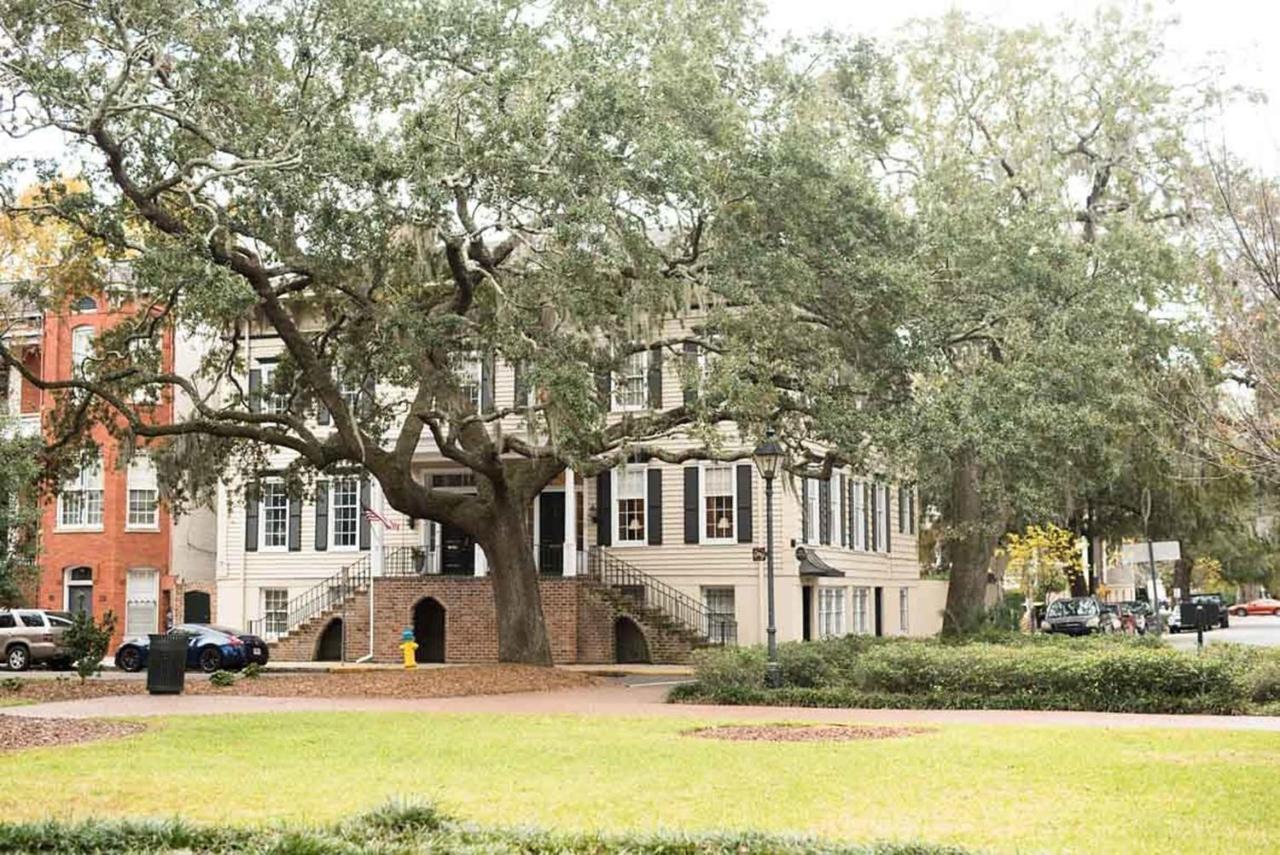 Orleans Square Villa Savannah Exterior photo